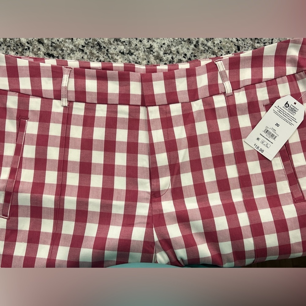 Time and Tru Womens  Zip Button Clasp Cropped Capri Pants, Size20 - Picture 6 of 6